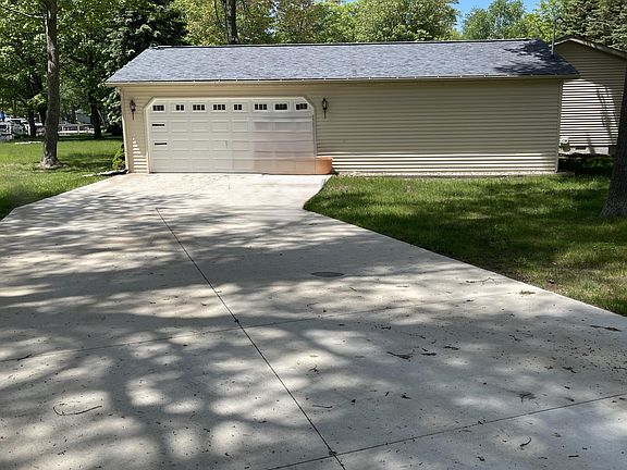 3rd image of 202 Matchwood Dr