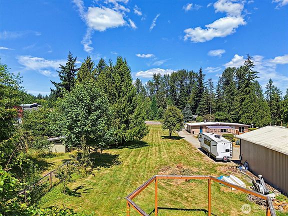 3rd image of 186 SE 213th Street