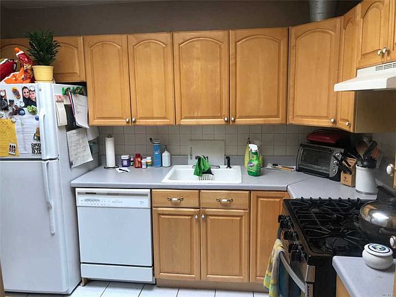 3rd image of 7906 156th Ave