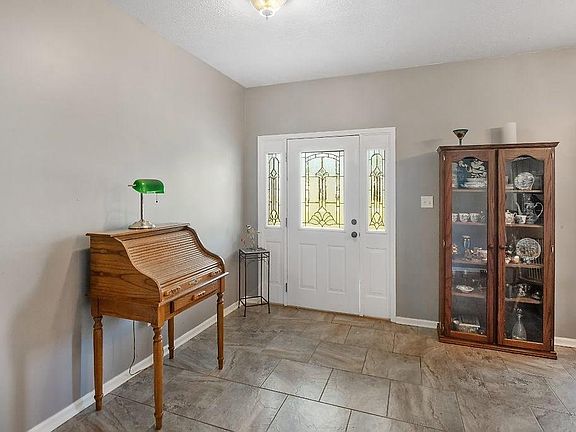 2nd image of 639 Donna Dr