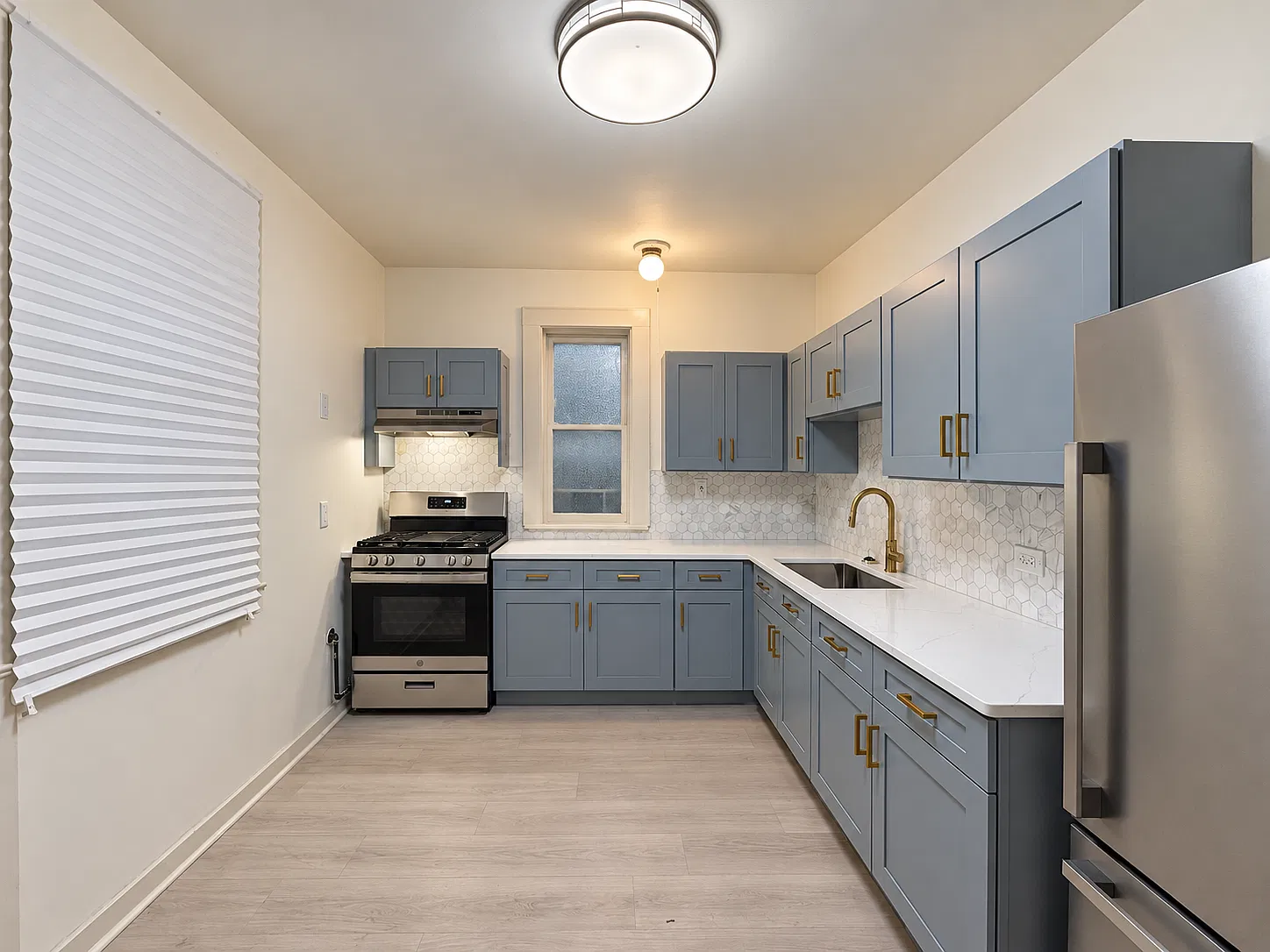 2 bed, 950 sqft, $1,700 — Photo 1