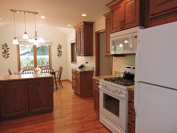 5th image of 10260 W 144th St