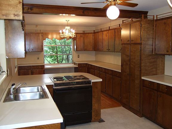 Large kitchen with jenn-air stove