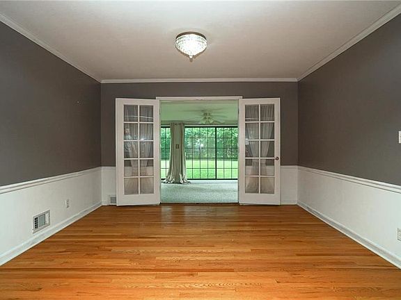 3rd image of 9808 Mercier St