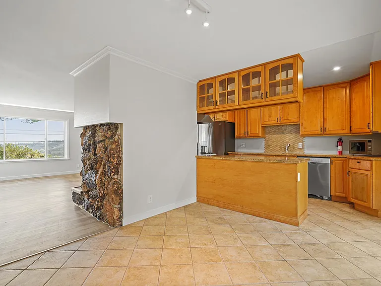 2611 Ponce Ave — Photo 10