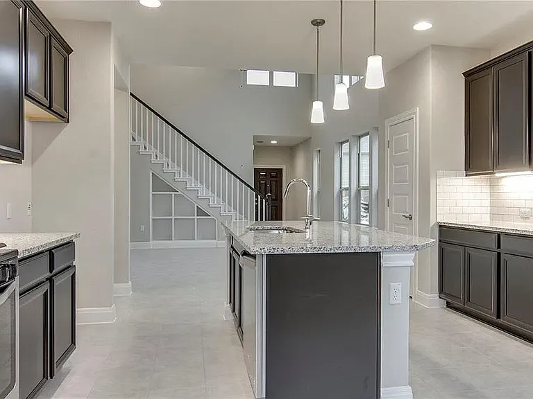 9205 Gynerium Dr — Photo 10