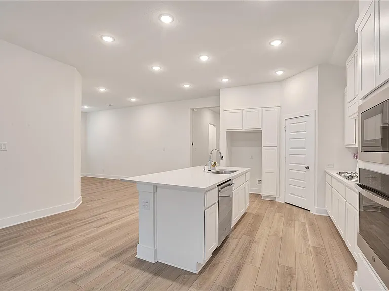 6027 Churchill Springs Ln — Photo 6