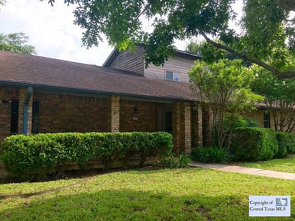 3rd image of 609 N Creek Dr