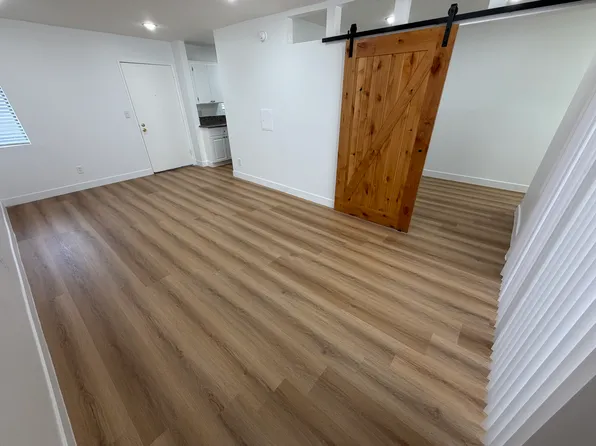 7100 Woodman Ave, Van Nuys, CA