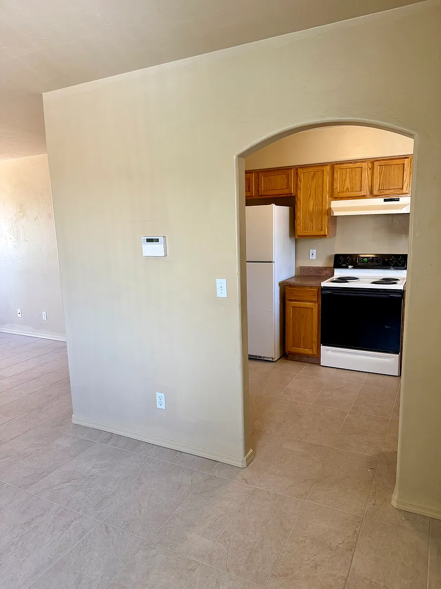 Building Photo - 206 E Yavapai Rd #2