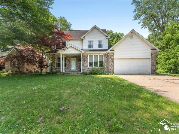 26201 King Rd, Brownstown, MI 48174