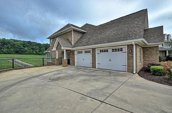 5th image of 232 Hayfield Dr