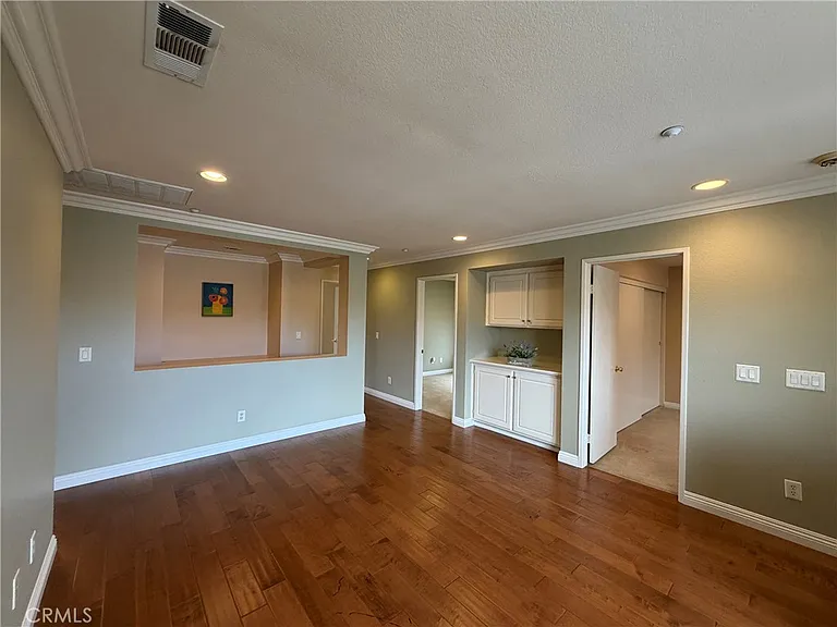 554 Robins Pl — Photo 16