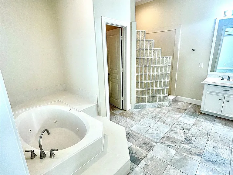 807 Kipp Ave #C — Photo 9