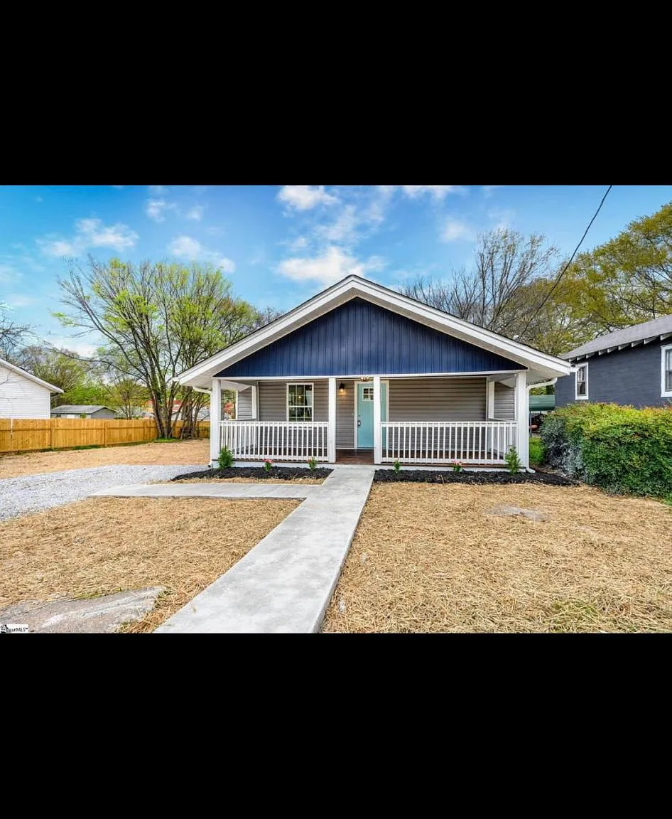 208 Heatherly Dr — Photo 2