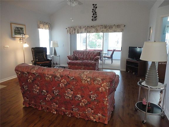 5th image of 1124 Golfview Woods Dr
