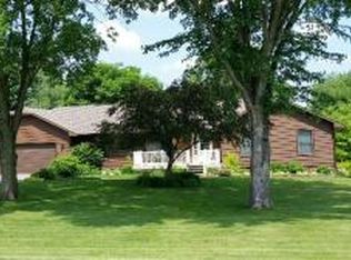 2671 Tom Sawyer Rd, Muscatine, IA 52761