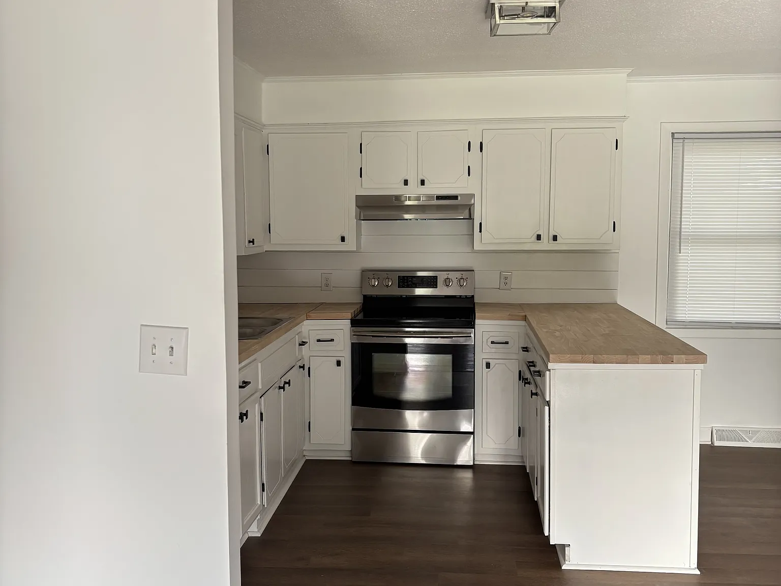 307 North 12th Avenue - 1 — Photo 3