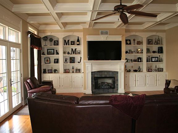 4th image of 2493 Fairway Dr