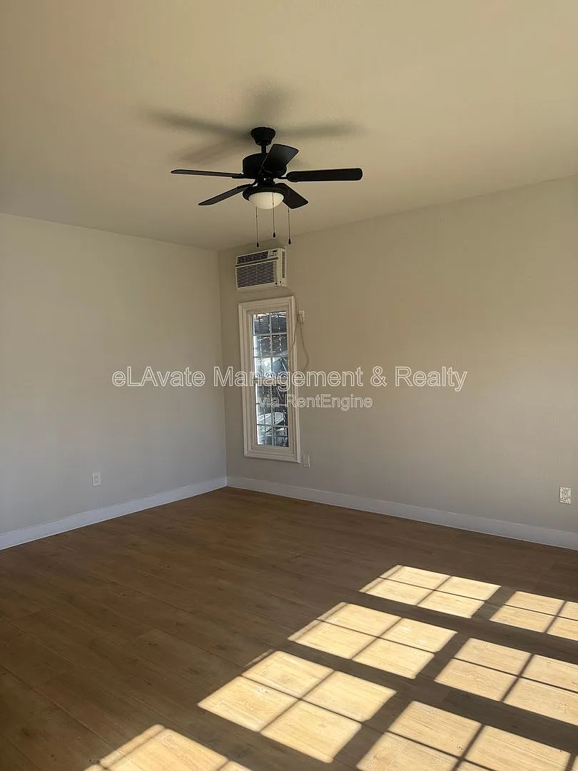 Building Photo - 1607 W 49th St #1609