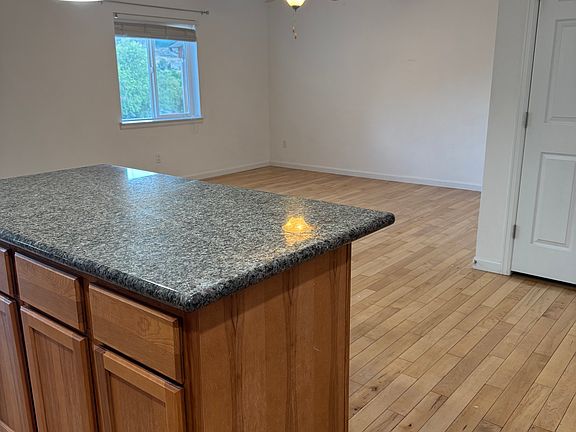 5th image of 640 Alder Ridge Ln