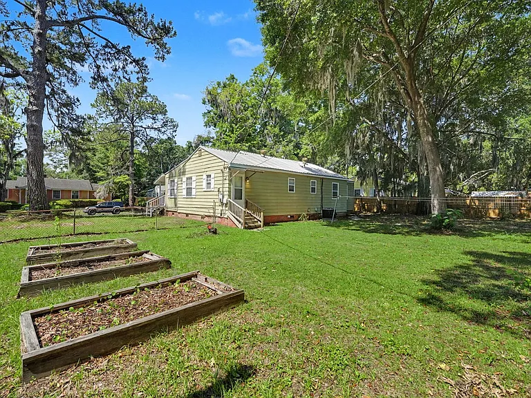 24 N Parkwood Dr — Photo 34