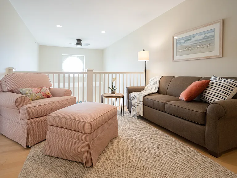 917 W Savidge St #27 — Photo 36