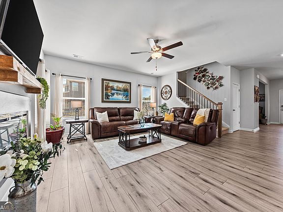 5th image of 1356 Pine View Trl