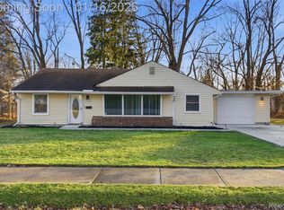 17391 George Washington Dr, Southfield, MI 48075