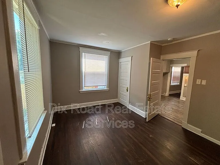 1852 Hewitt Ave #1 — Photo 11