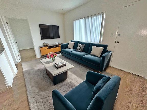 2nd image of 3853 Montclair St APT 4