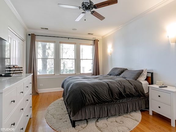 5th image of 2935 W Rosemont Ave APT 1