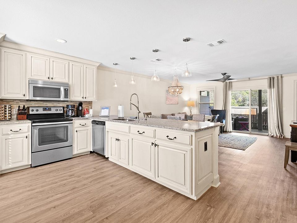 Open kitchen, dining and living area