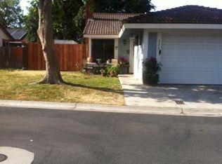 208 Honeysuckle Ln, Paso Robles, CA 93446