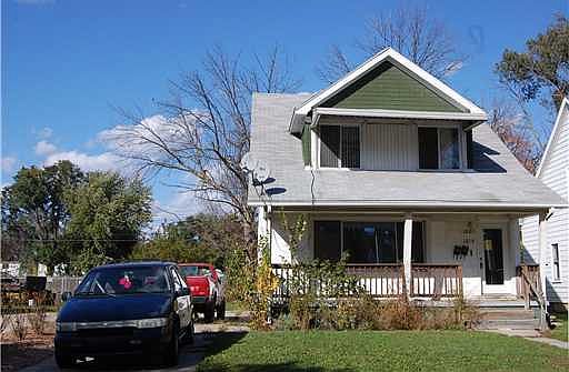 2nd image of 1819 E Pearl Ave