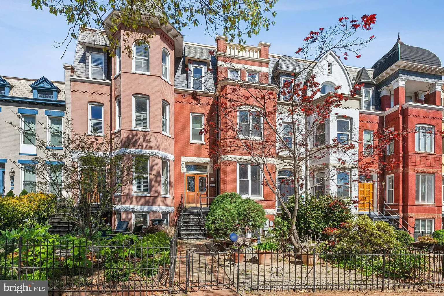 1242 Maryland Ave NE photo 1