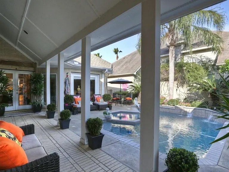 101 Las Brisas St — Photo 14