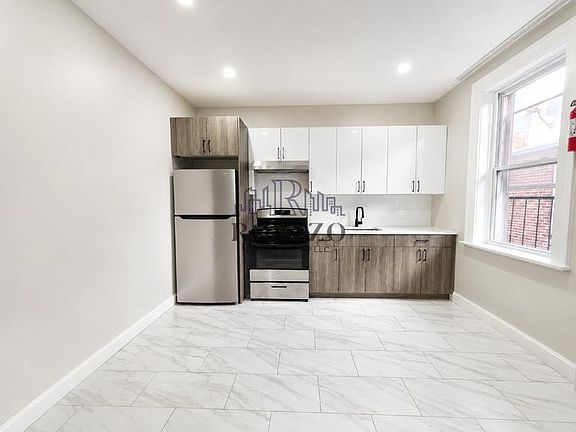 2nd image of 380 N 11th St APT 2