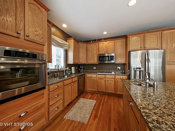 4th image of 1110 Longwood Dr
