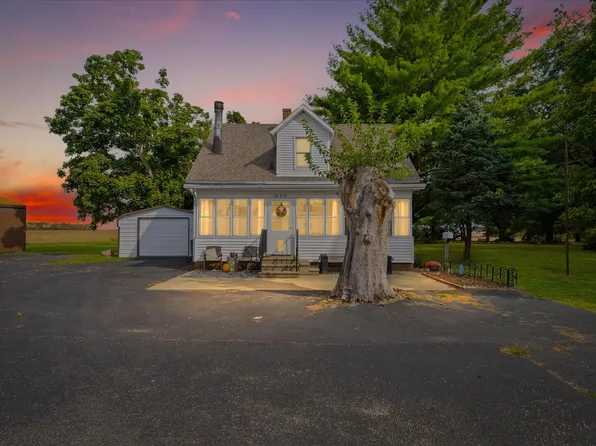 848 N Champaign St, Bement, IL 61813