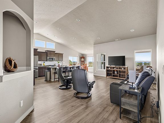 5th image of 3375 NW Canyon Dr