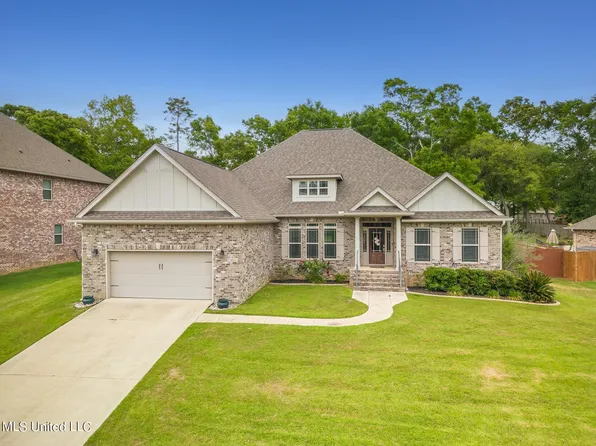 24866 Knollwood Dr, Pass Christian, MS 39571