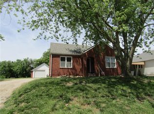 2006 Lipper Ave, Higginsville, MO 64037