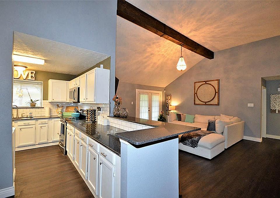 1st image of 2936 Thistledown Dr