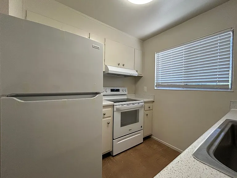 2212 Blake Street — Photo 8