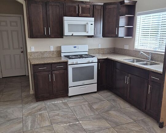 4th image of 311 W 2nd St