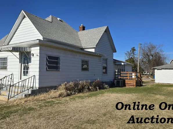 106 E Callie St, Sesser, IL 62884