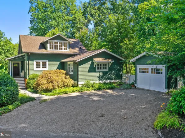 2915 Edgewater Dr, Edgewater, MD 21037