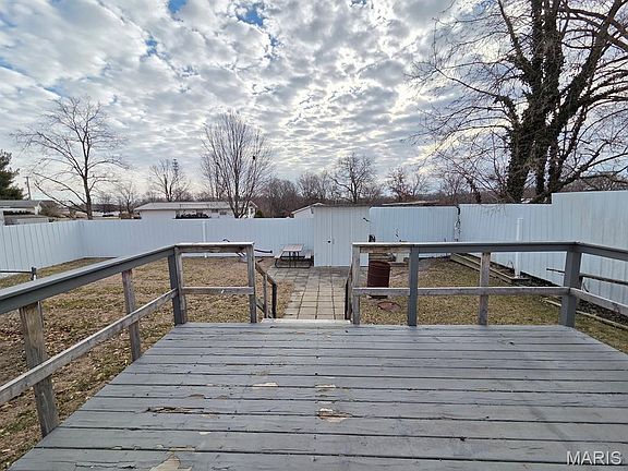 5th image of 704 S Monticello Rd