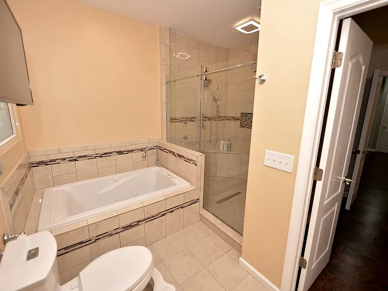 517 Whisper Walk — Photo 12